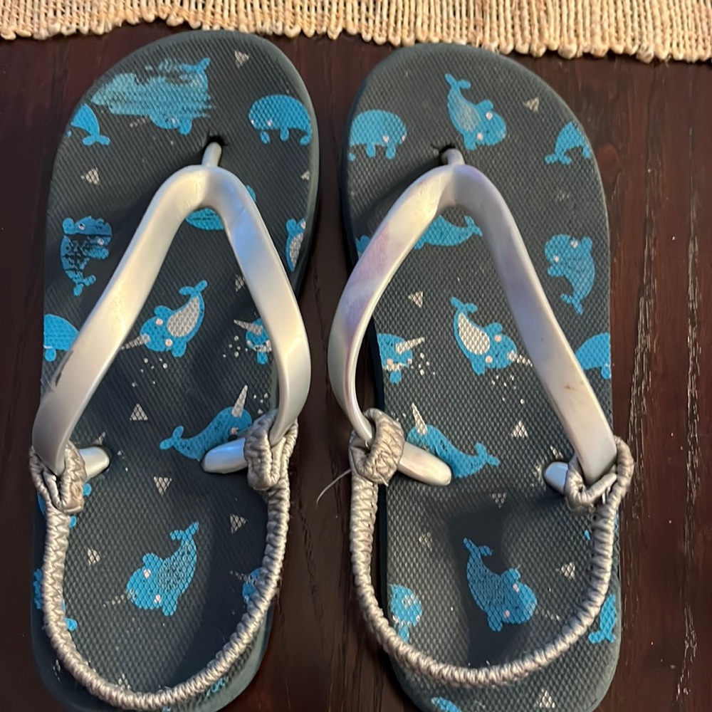 Boys flip flops